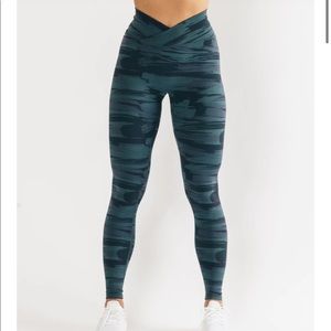 Alphalete Surface Power Leggings